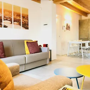 https://stepandgo-mi-premium-apartment-11.italymilanhotels.net